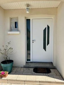 Fourniture et pose d’une porte d’entrée aluminium Zilten
