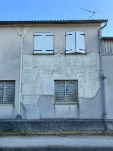 Ravalement de façade à Bellegarde (45) – Une rénovation complète par Renov & Vous